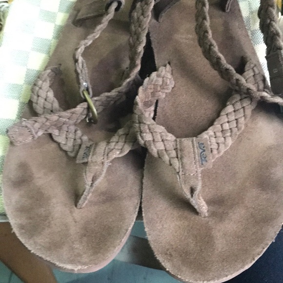 Teva - Picture 5 of 5